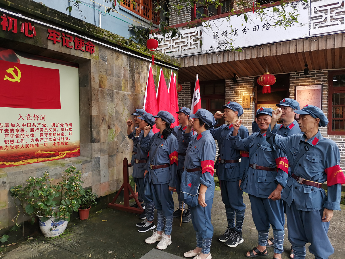 虹潤公司黨支部組織開展“尋找紅色足跡，牢記初心使命”主題黨日活動